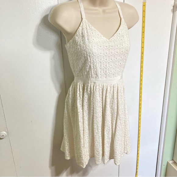 FOREVER 21 White Eyelet Floral Flowers Silhouette Mini Dress Medium - Picture 3 of 16